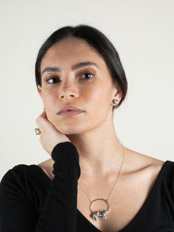 Lying Mini Round Necklace