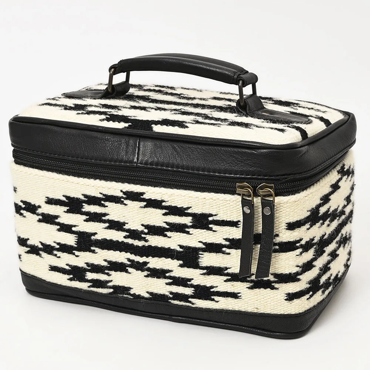 Blanket Traincase