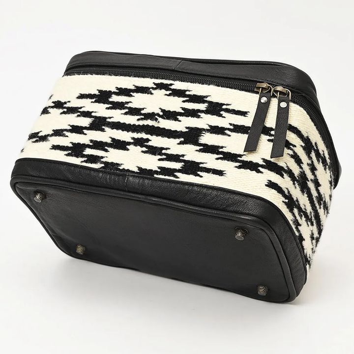Blanket Traincase