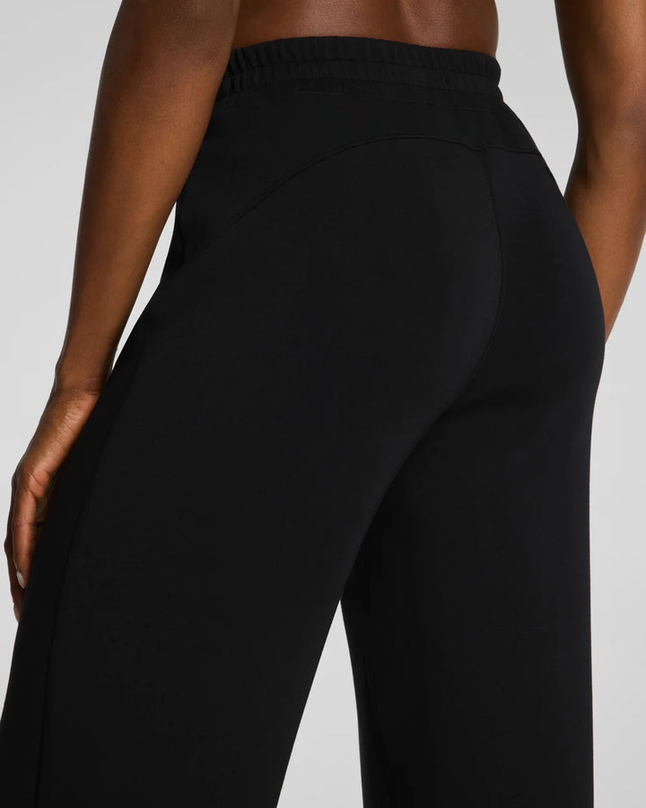 Air Essentials Straight Pant