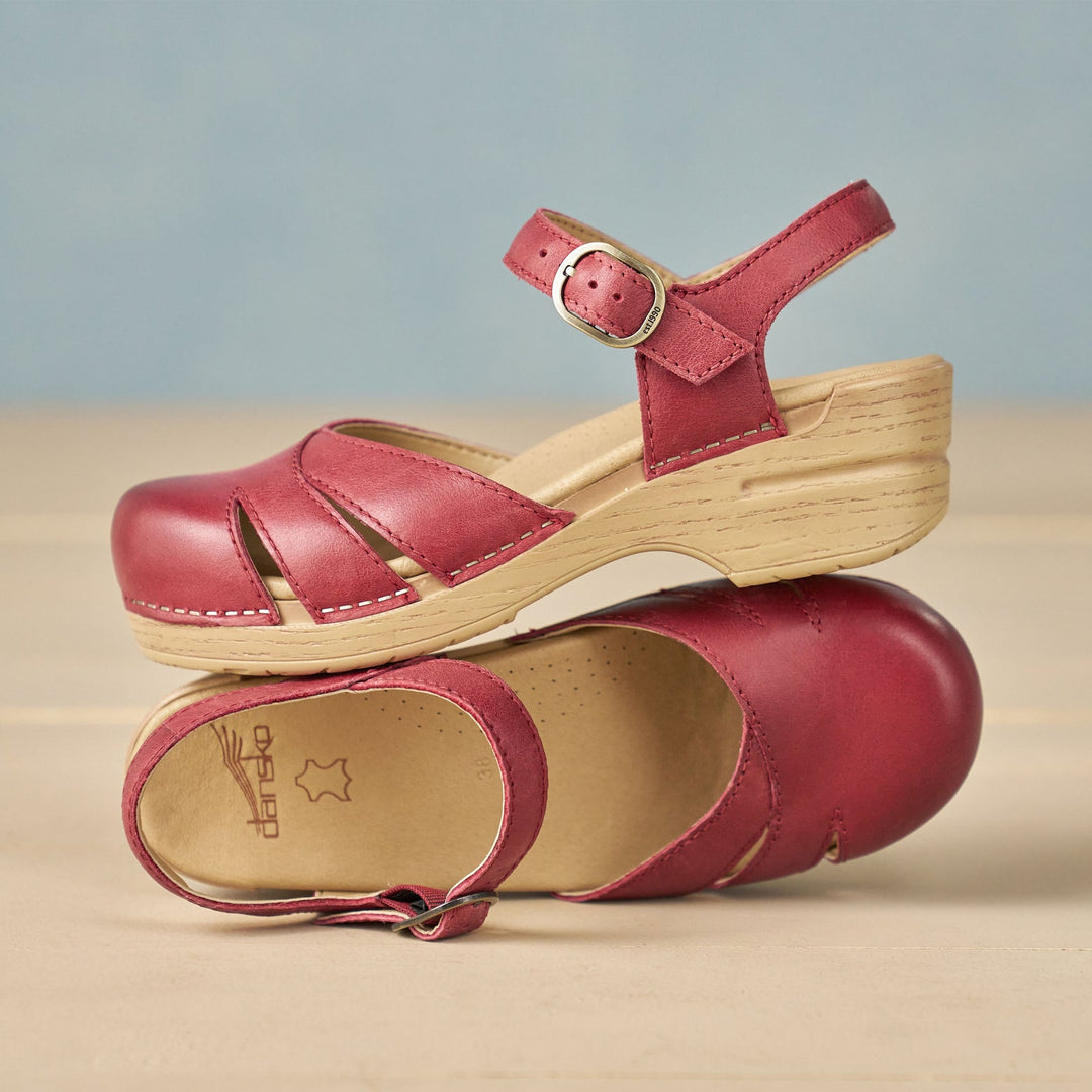 Red Margreta Mary Jane Clog