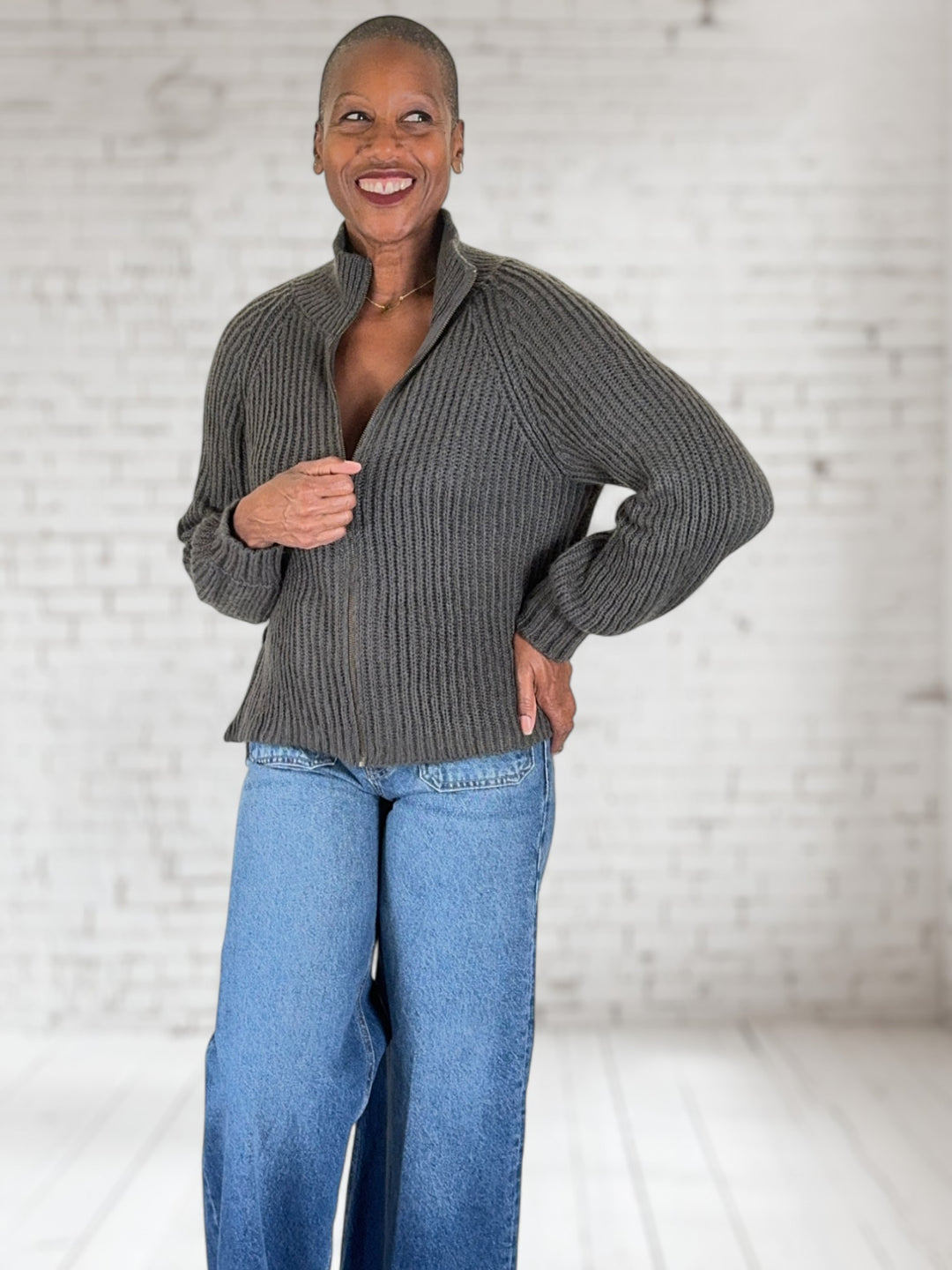 Leo Zip Cardi