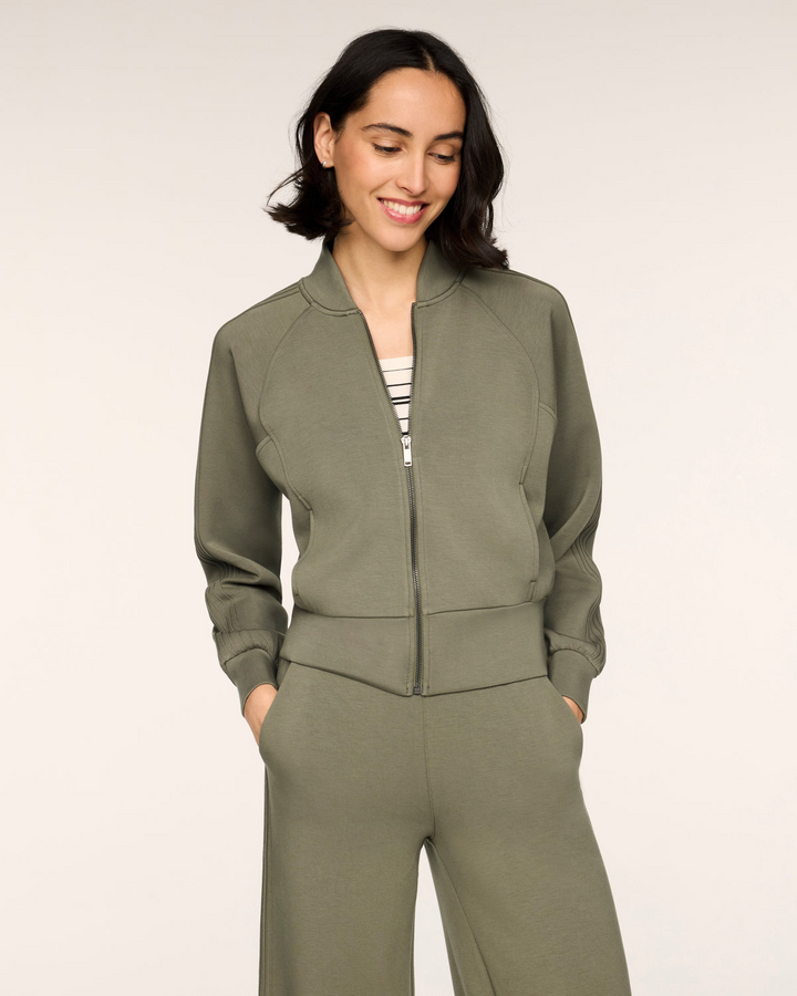 AirEssentials Pintuck Jacket