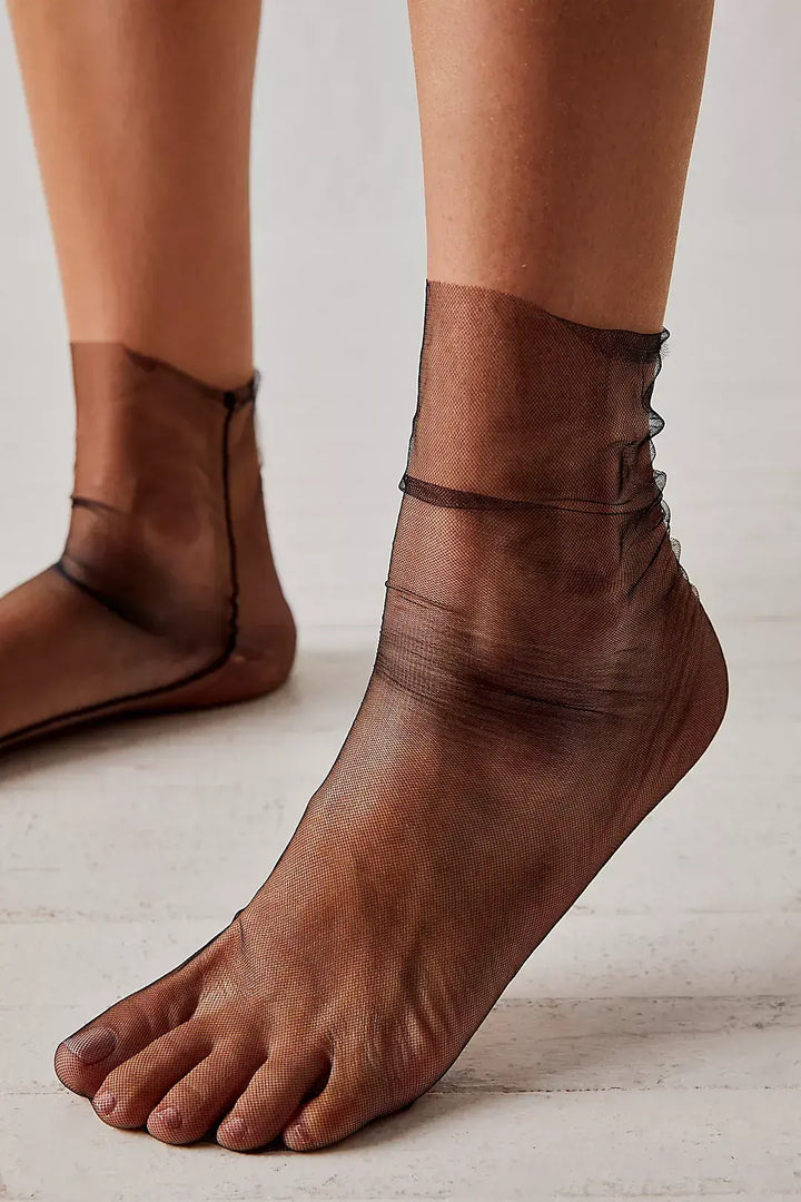 The Moment Sheer Socks