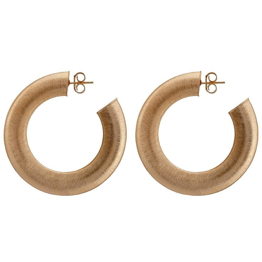 Sheila Fajl  Irene Hoops